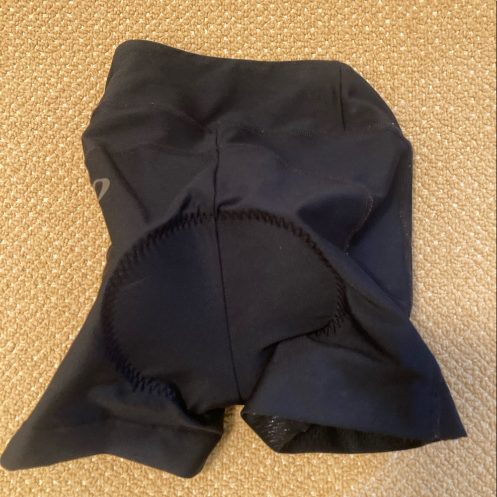 Pearl Izumi Sugar Cycle shorts M medium - runs small 5" inseam padded